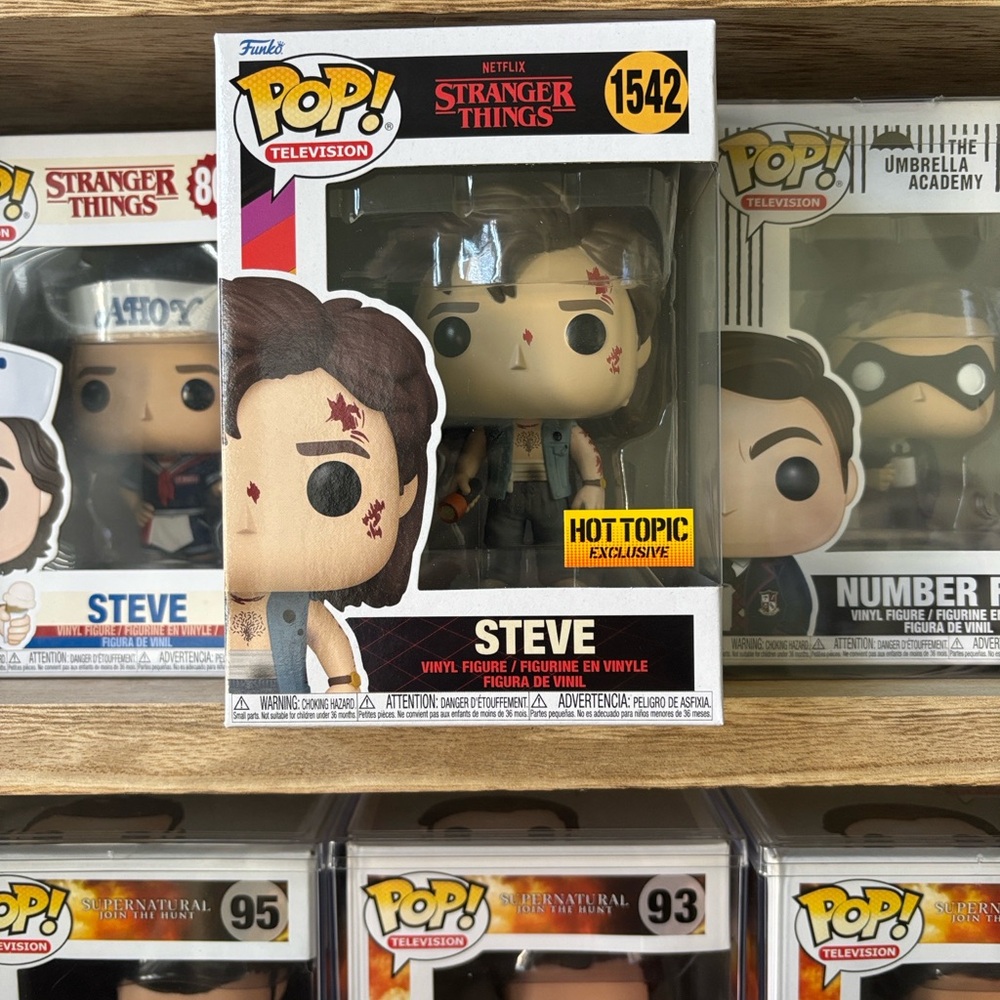 Funko Pop Stranger Things Steve Hot Topic Exclusive #1542 - Season 4 Collection